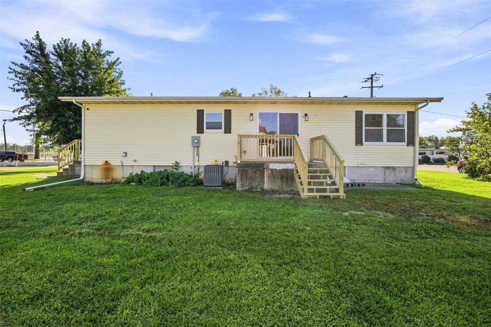 100 Clinton Street Palo IA 52324