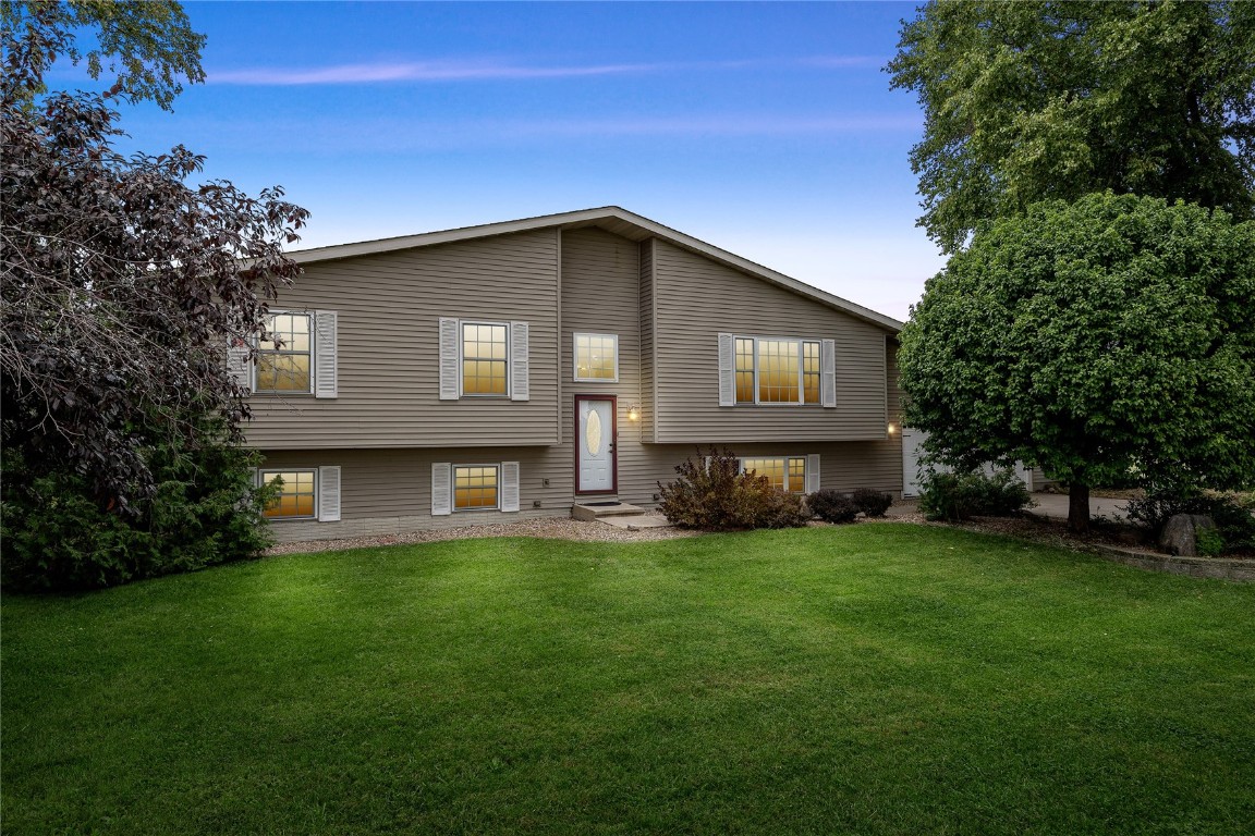 401 Denise Drive Palo IA 52324