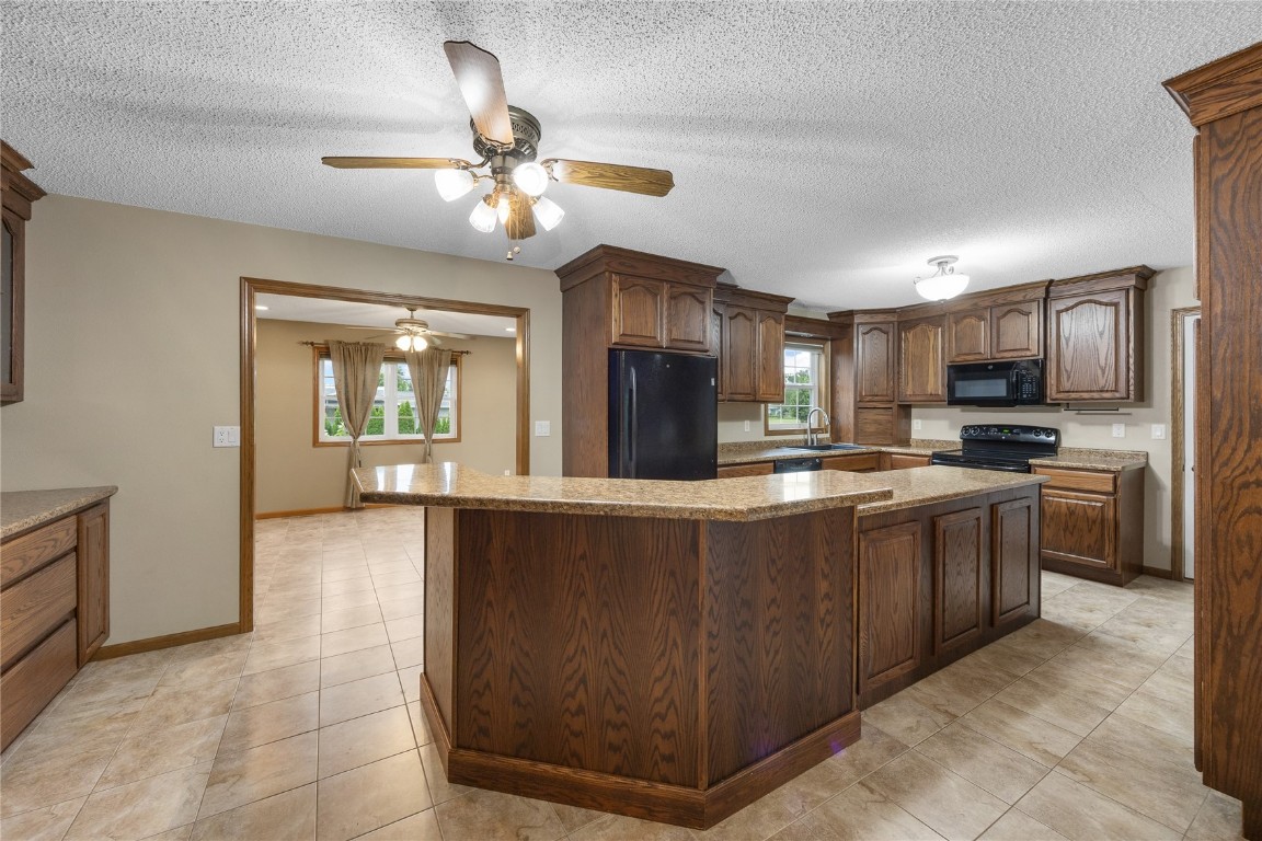 401 Denise Drive Palo IA 52324