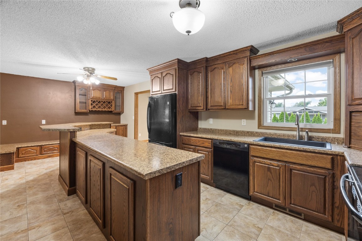 401 Denise Drive Palo IA 52324