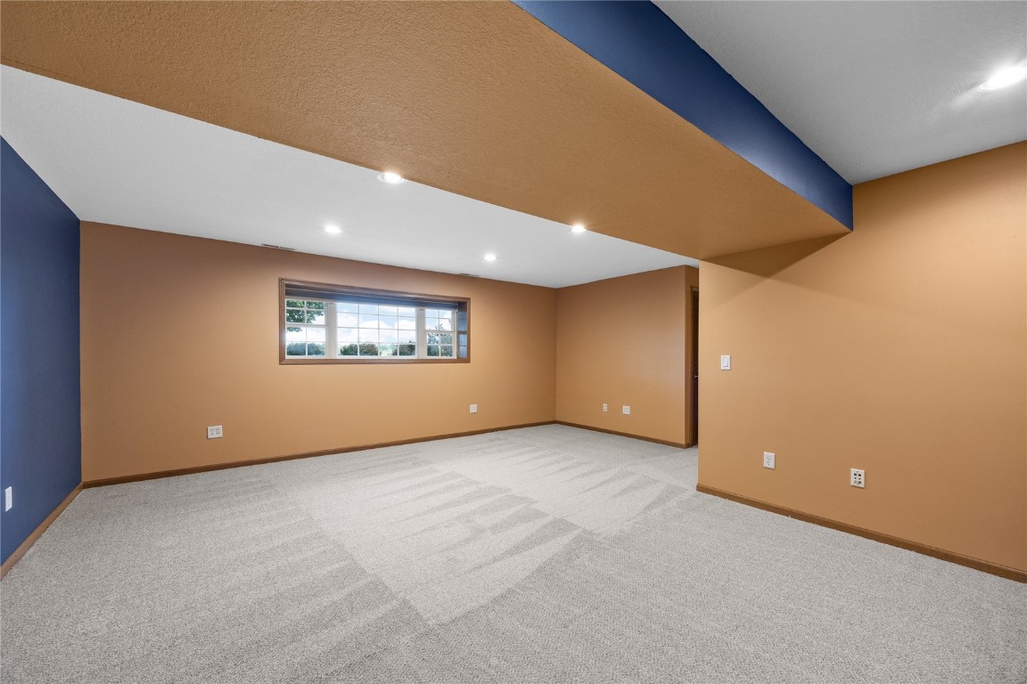 401 Denise Drive Palo IA 52324