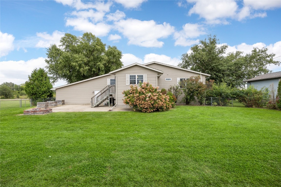 401 Denise Drive Palo IA 52324