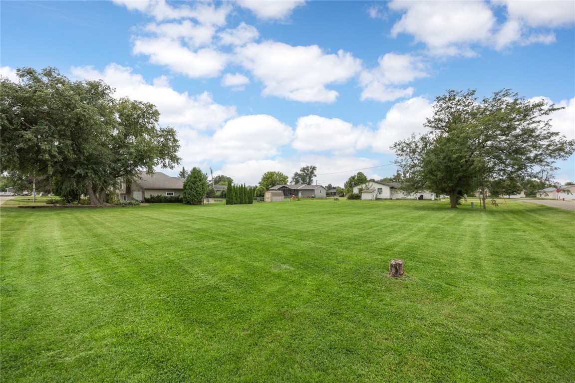 401 Denise Drive Palo IA 52324