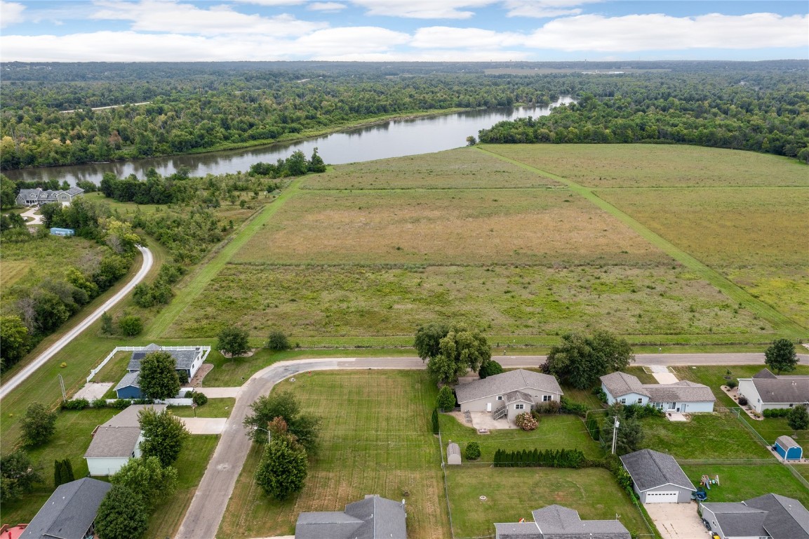 401 Denise Drive Palo IA 52324