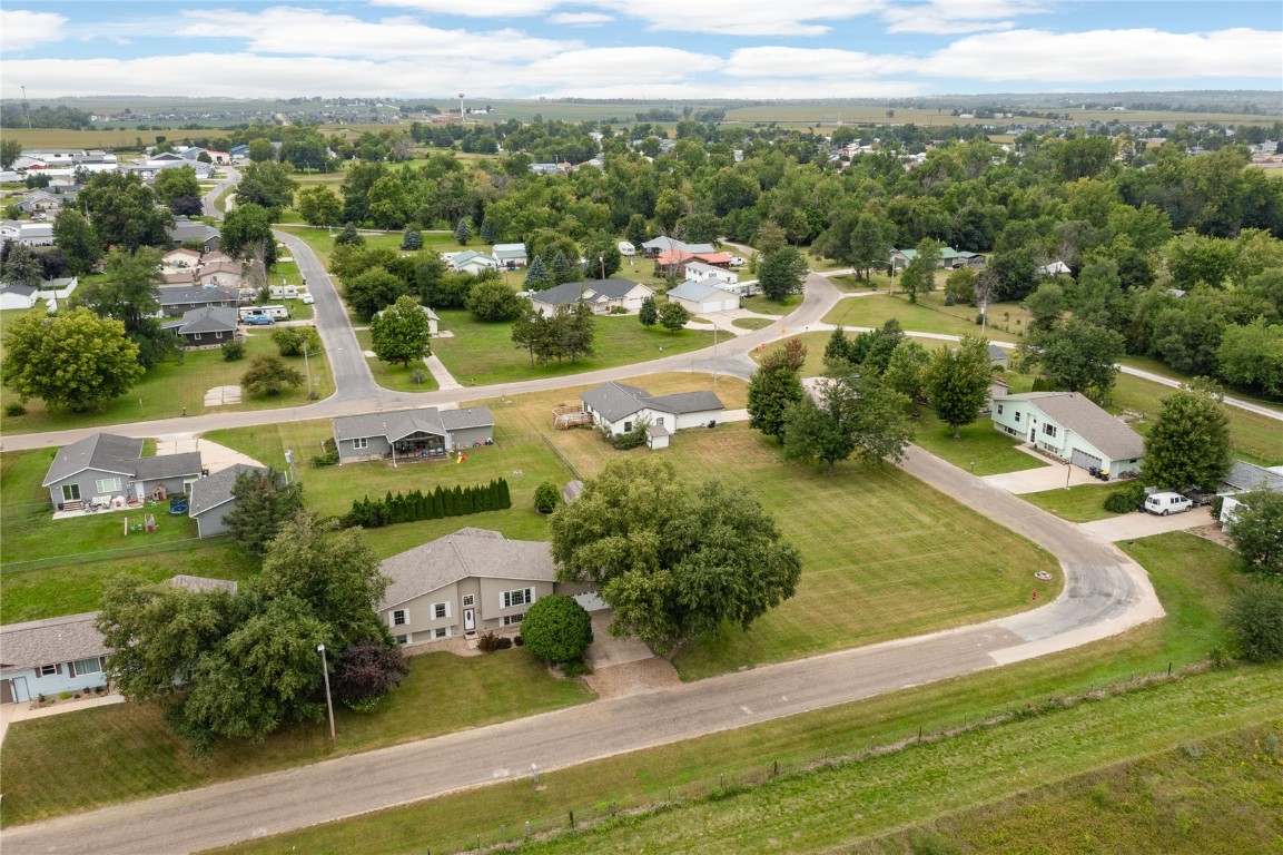 401 Denise Drive Palo IA 52324