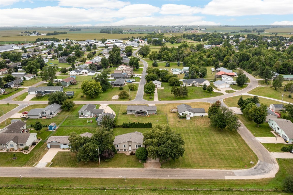 401 Denise Drive Palo IA 52324