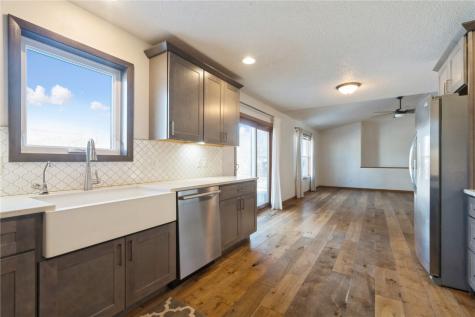 705 Deerfield Drive Marion IA 52302