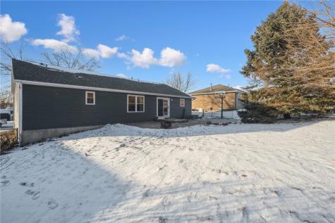 705 Deerfield Drive Marion IA 52302