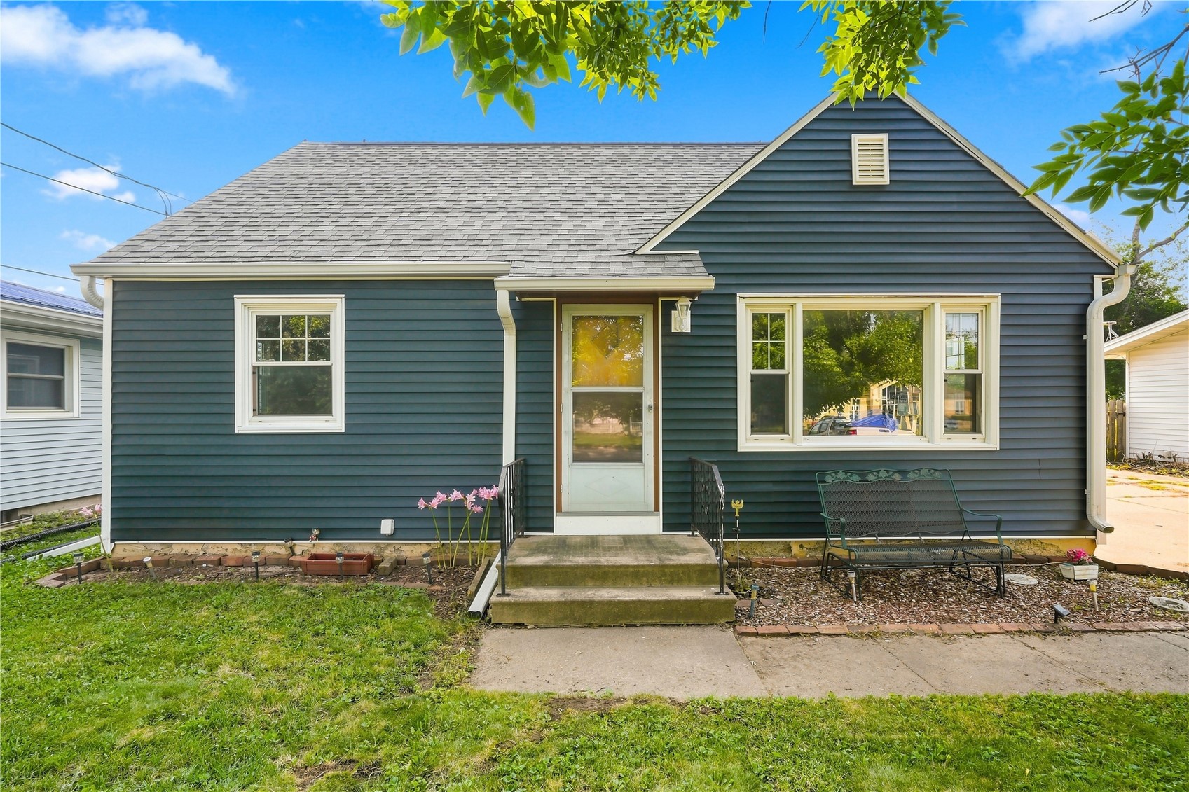 3712 Center Point Road NE Cedar Rapids IA 52402