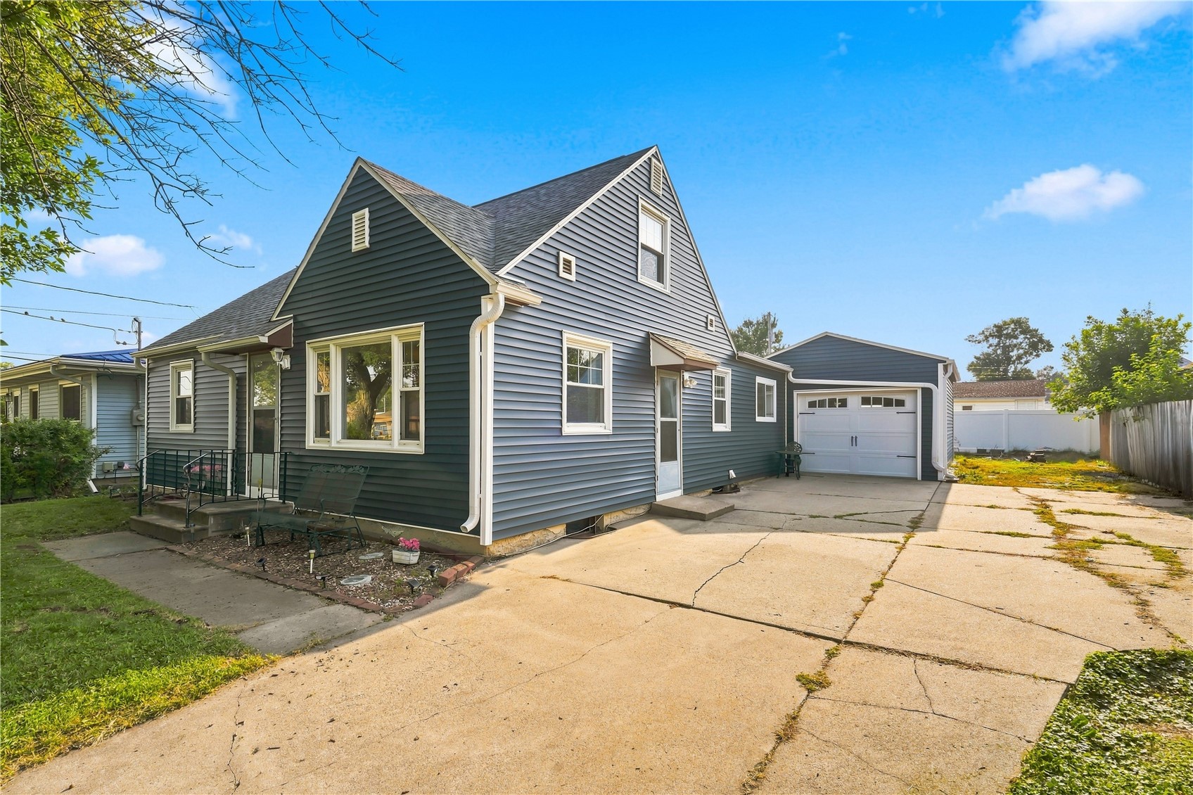 3712 Center Point Road NE Cedar Rapids IA 52402