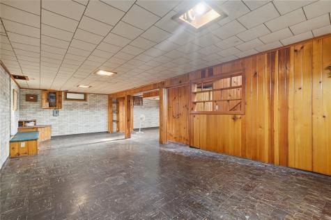 3712 Center Point Road NE Cedar Rapids IA 52402
