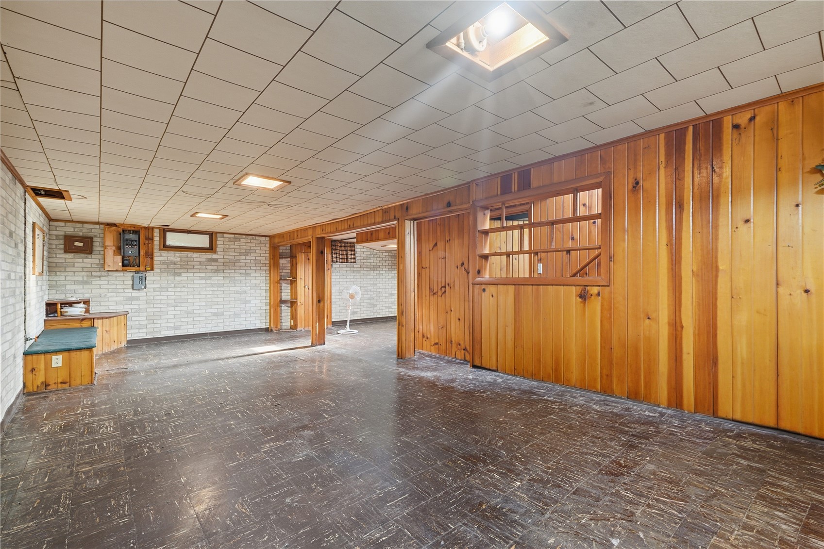 3712 Center Point Road NE Cedar Rapids IA 52402