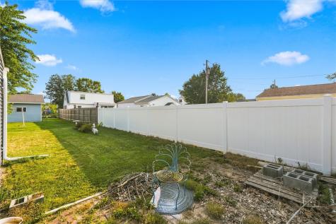 3712 Center Point Road NE Cedar Rapids IA 52402