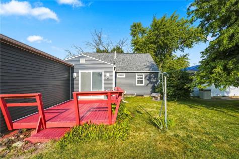3712 Center Point Road NE Cedar Rapids IA 52402