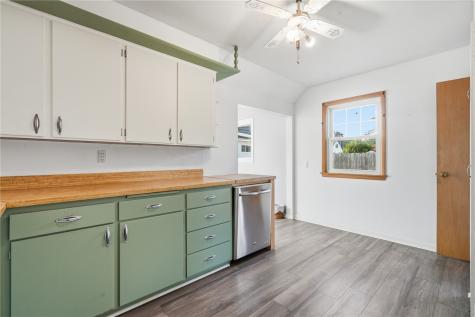 3712 Center Point Road NE Cedar Rapids IA 52402