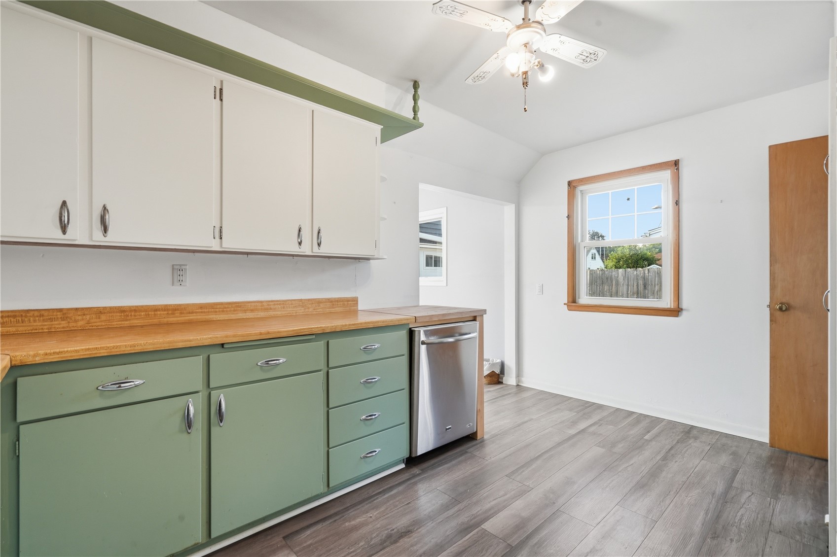 3712 Center Point Road NE Cedar Rapids IA 52402