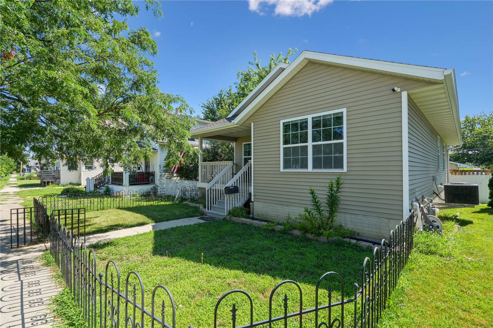 1235 N Street SW Cedar Rapids IA 52404