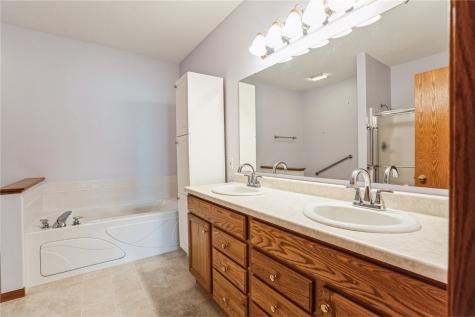 6405 Cakebread Court Marion IA 52302