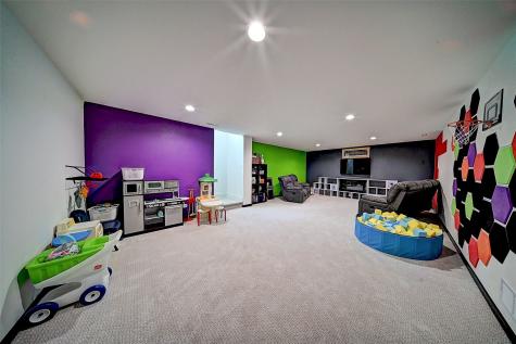 8809 Middlebury Court NE Cedar Rapids IA 52404