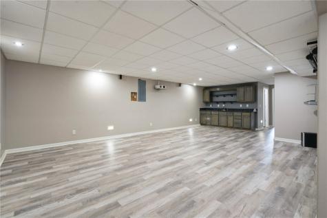 602 Grace Avenue Urbana IA 52345