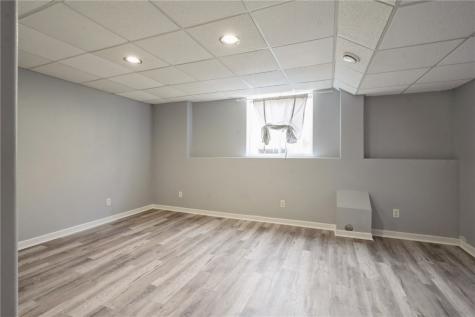 602 Grace Avenue Urbana IA 52345