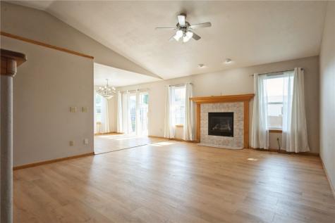 602 Grace Avenue Urbana IA 52345