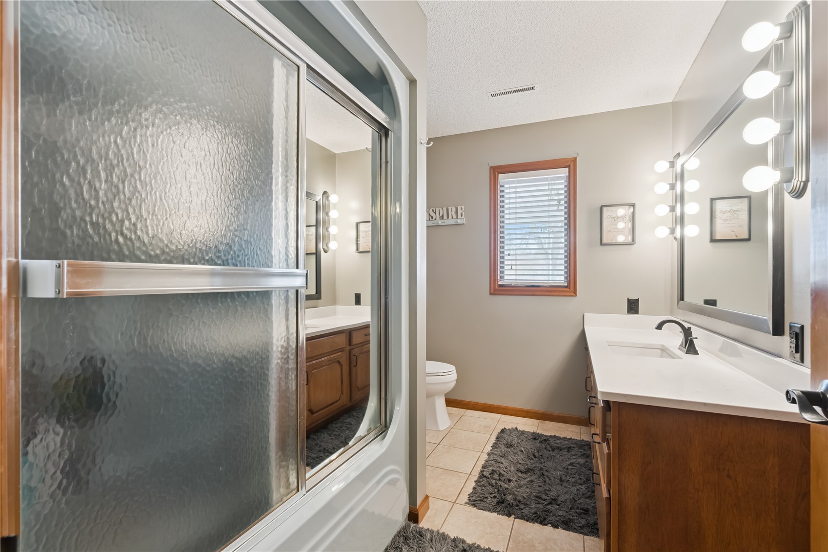 3885 Mohler Road Center Point IA 52213