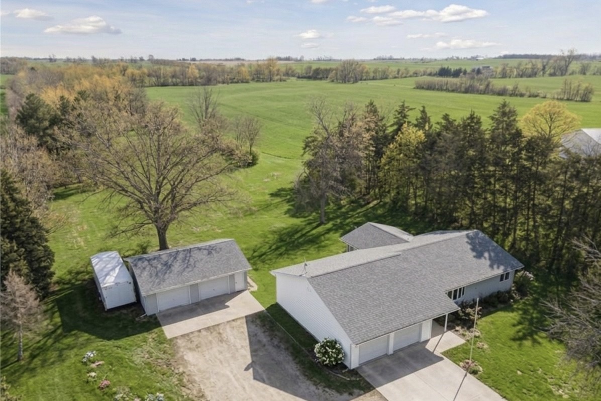 3885 Mohler Road Center Point IA 52213