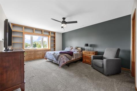 150 W Cemetery Road Fairfax IA 52228