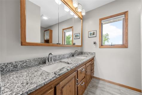 150 W Cemetery Road Fairfax IA 52228
