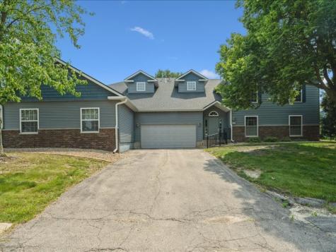 4625 Westchester Drive NE #D Cedar Rapids IA 52402