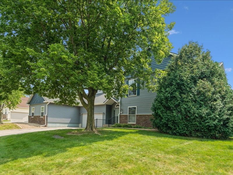 4625 Westchester Drive NE #D Cedar Rapids IA 52402