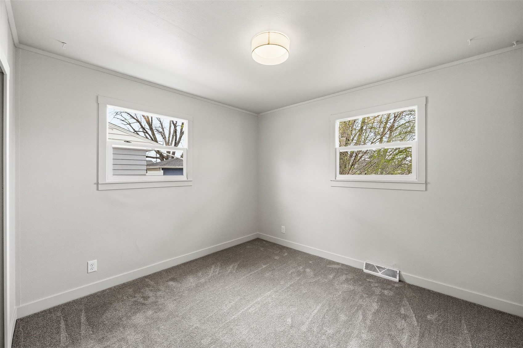 1110 Regent Street NE Cedar Rapids IA 52402