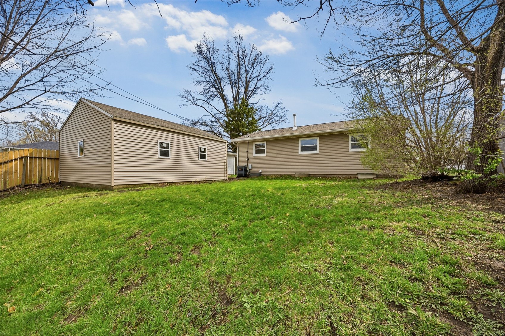 1110 Regent Street NE Cedar Rapids IA 52402