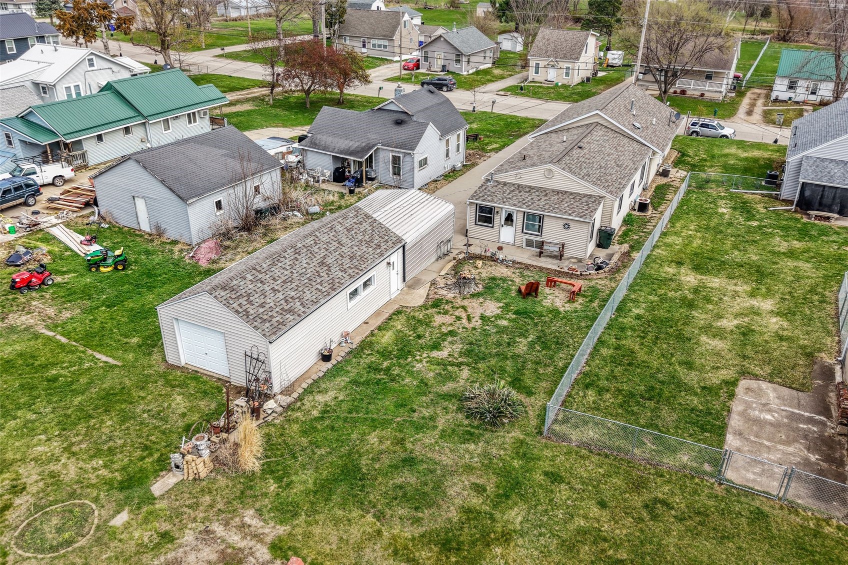 2426 Fruitland Boulevard SW Cedar Rapids IA 52404