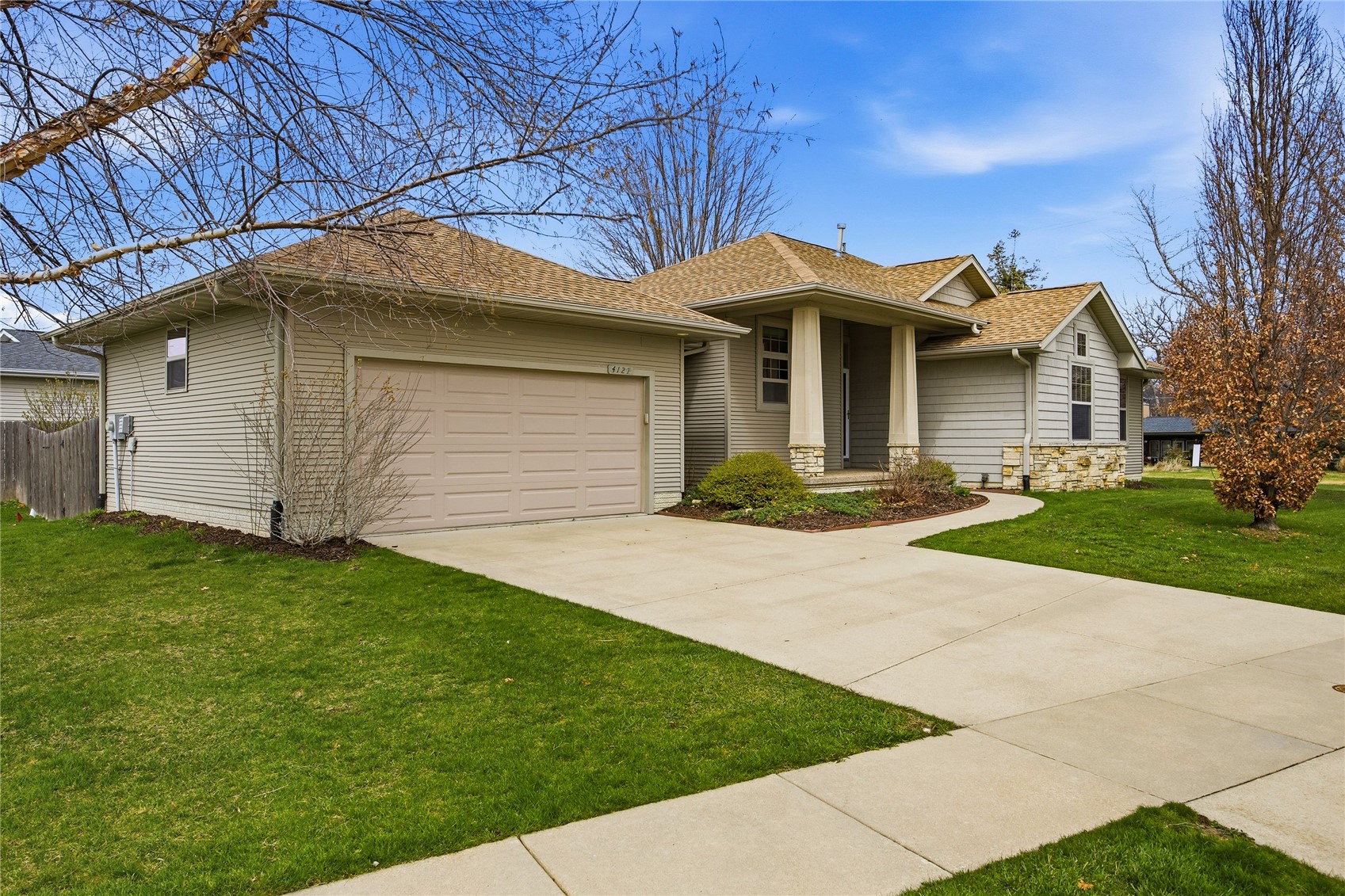 4127 Forest View NE Cedar Rapids IA 52411