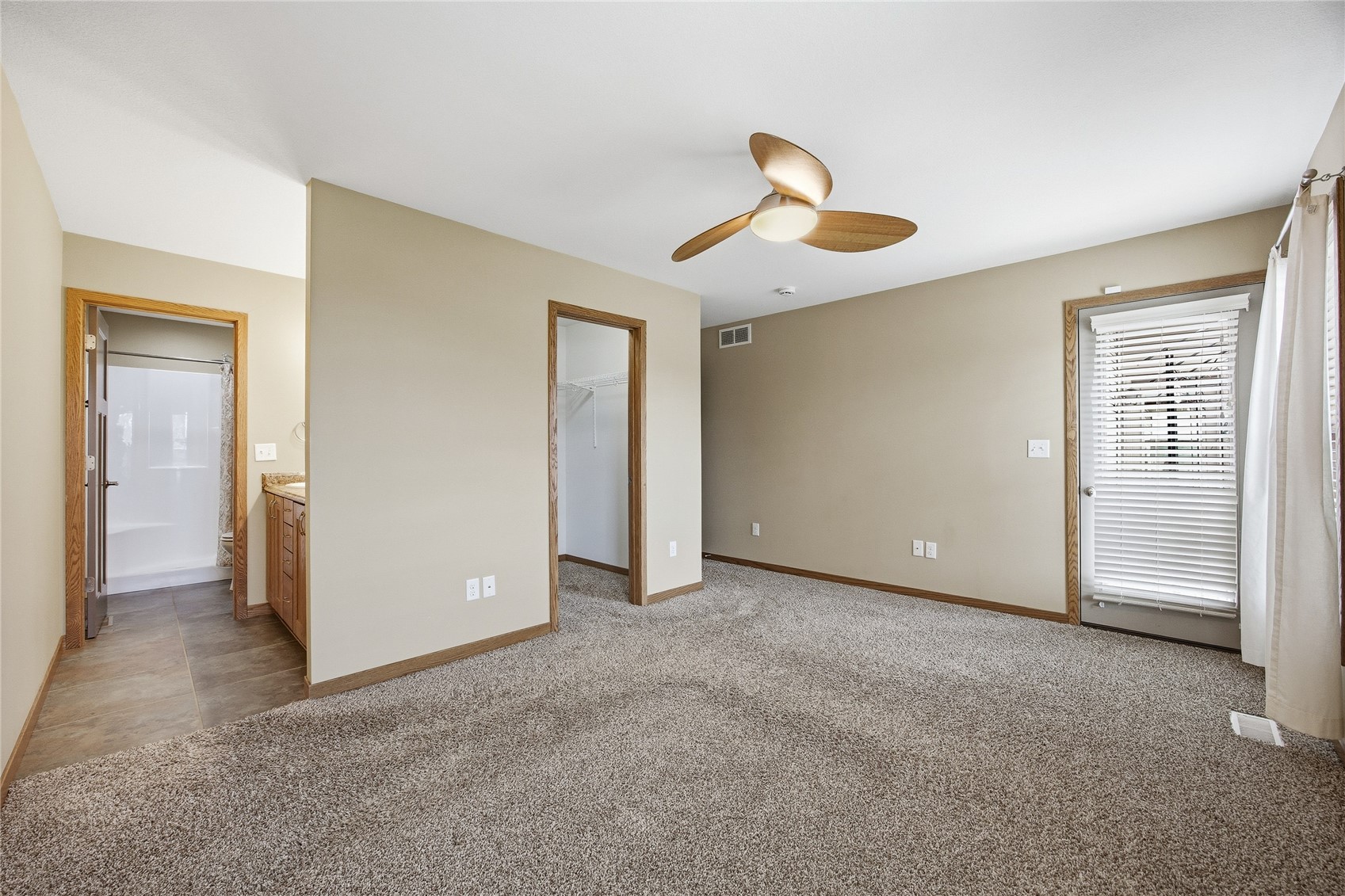 4127 Forest View NE Cedar Rapids IA 52411