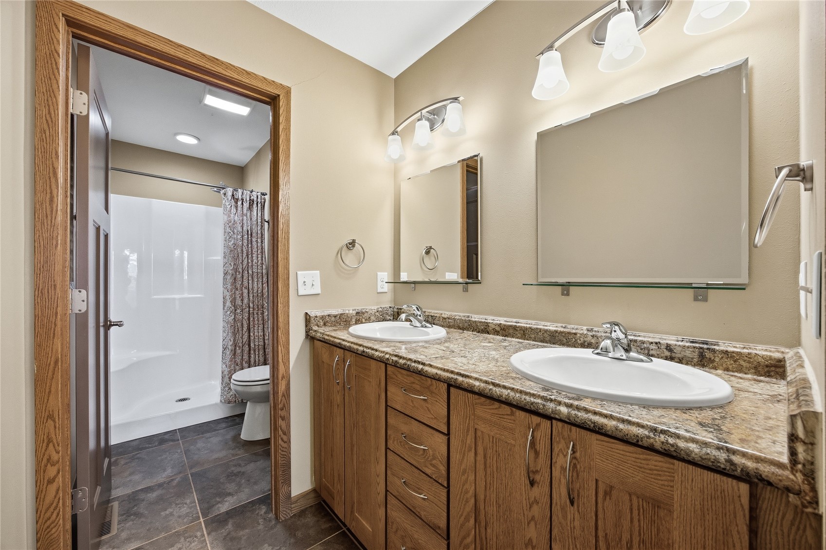 4127 Forest View NE Cedar Rapids IA 52411
