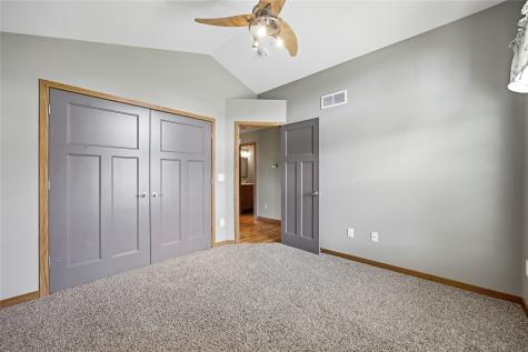4127 Forest View NE Cedar Rapids IA 52411