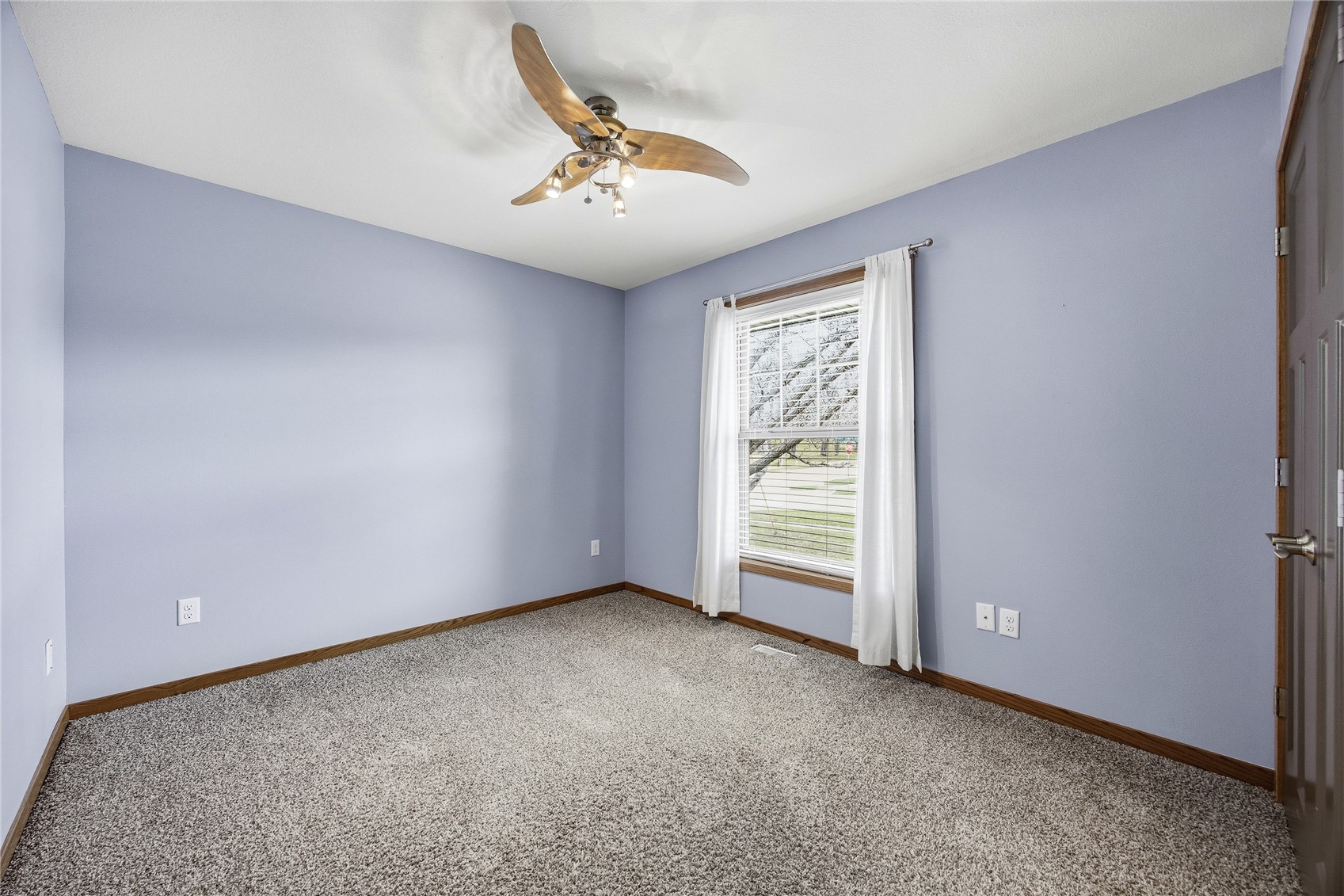 4127 Forest View NE Cedar Rapids IA 52411