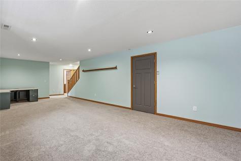 4127 Forest View NE Cedar Rapids IA 52411