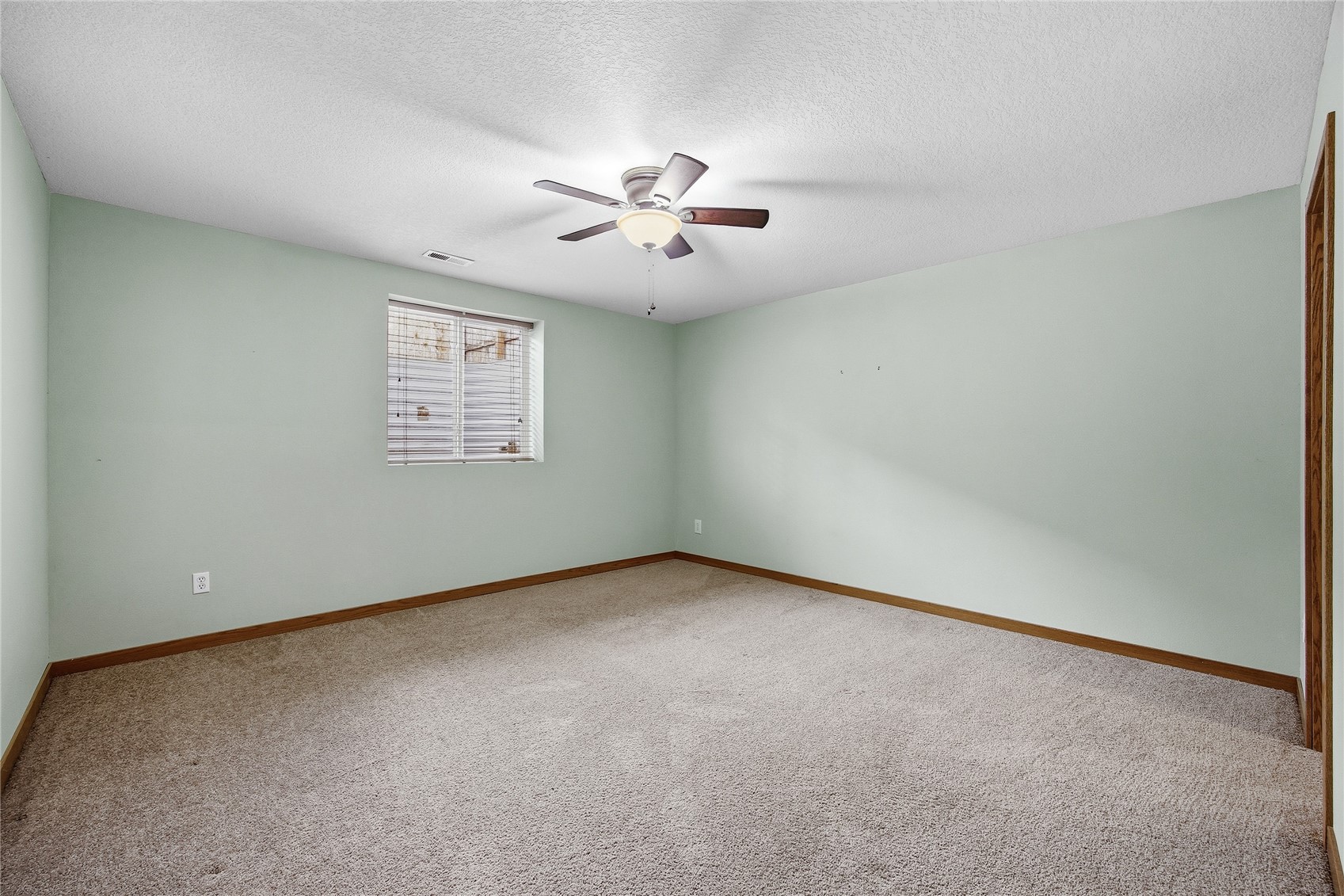 4127 Forest View NE Cedar Rapids IA 52411
