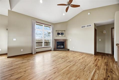 4127 Forest View NE Cedar Rapids IA 52411