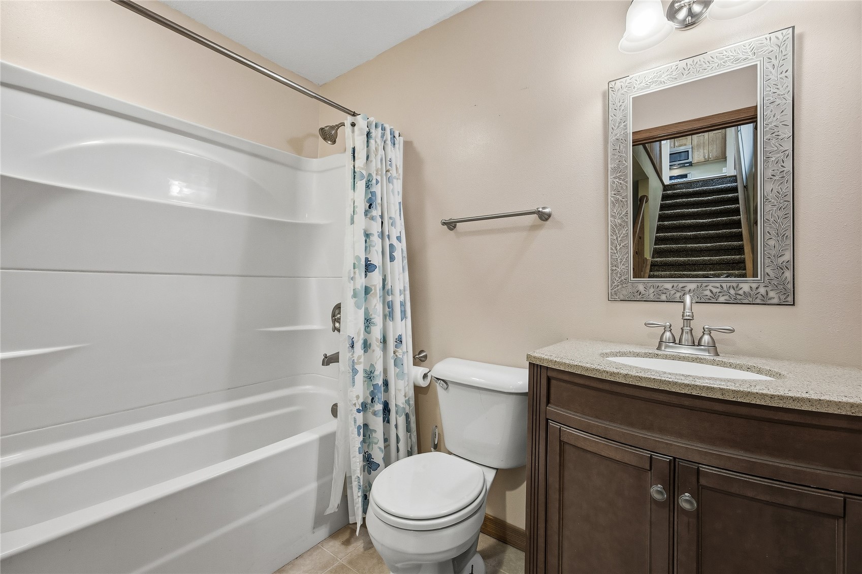 4127 Forest View NE Cedar Rapids IA 52411