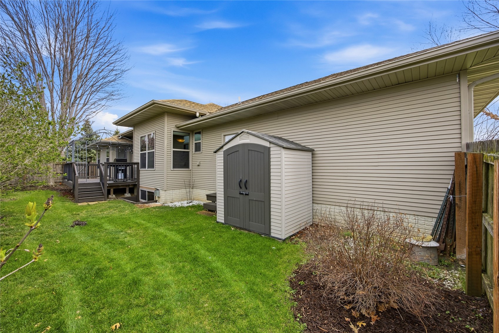 4127 Forest View NE Cedar Rapids IA 52411
