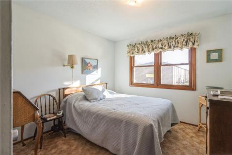 148 33rd Avenue SW Cedar Rapids IA 52404
