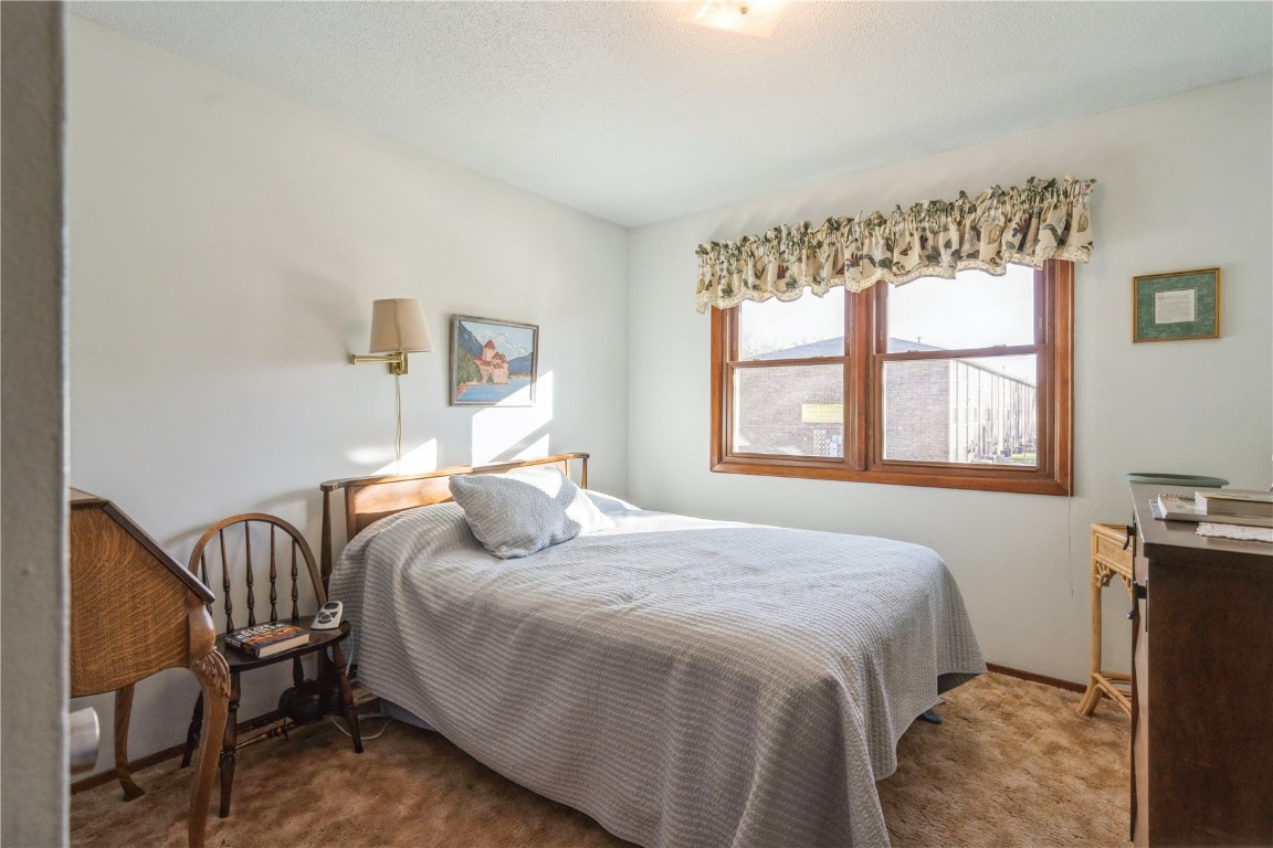 148 33rd Avenue SW Cedar Rapids IA 52404