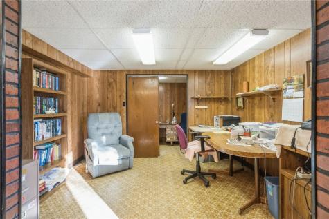 148 33rd Avenue SW Cedar Rapids IA 52404
