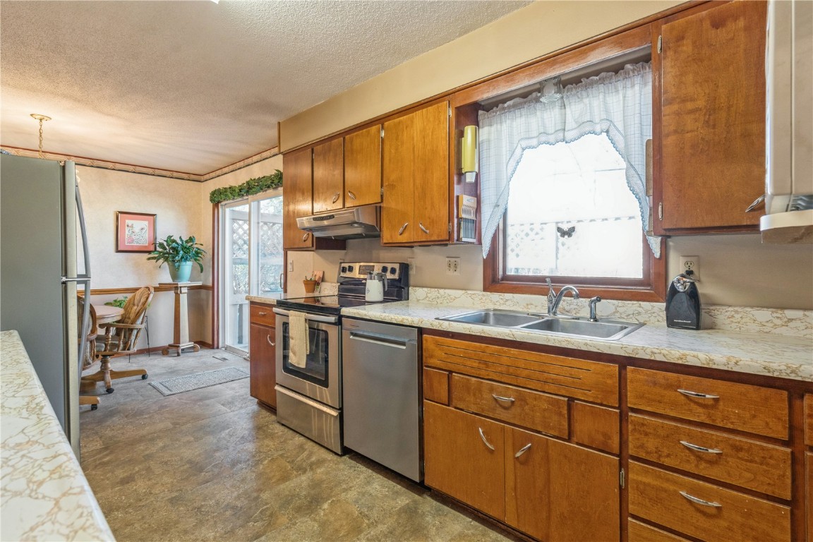 148 33rd Avenue SW Cedar Rapids IA 52404