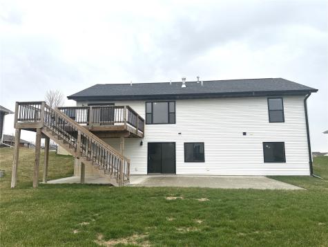 4595 Meadow Creek Drive Palo IA 52324